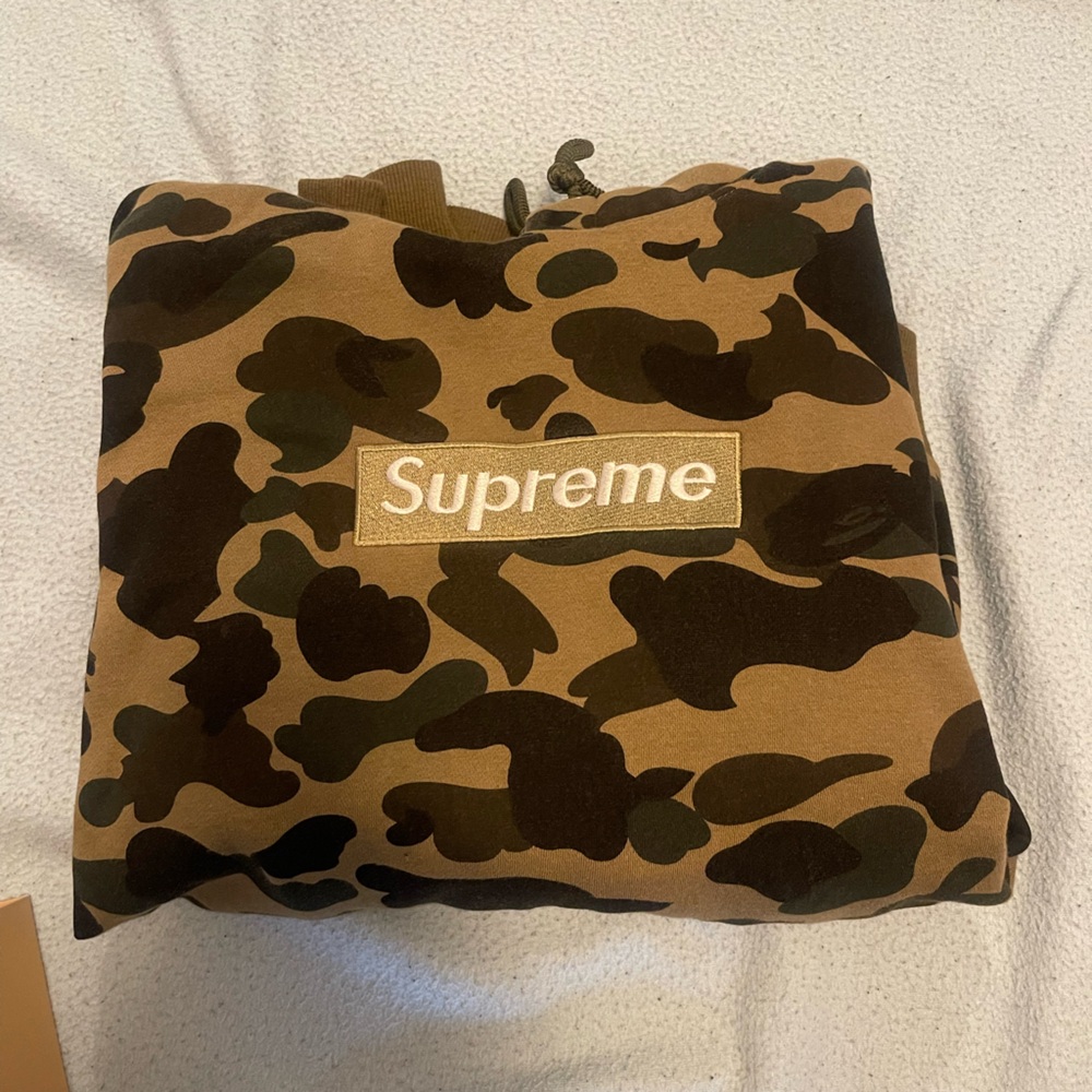 Supreme hoodie